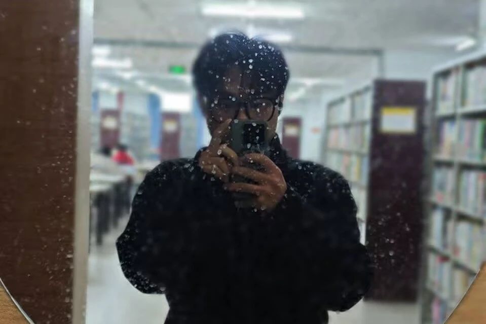 1747128769680076362.jpg
